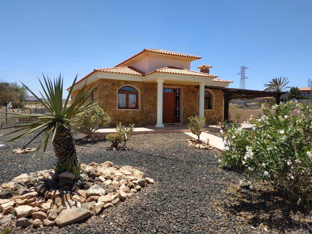 Villa Casa Del Sol 3 Bedroom Villa With Private Solar Covered 12M X 6M Pool Minimum Stay 7 Nights Chromecast And Wifi Throughout The Property Triquivijate Kültér fotó