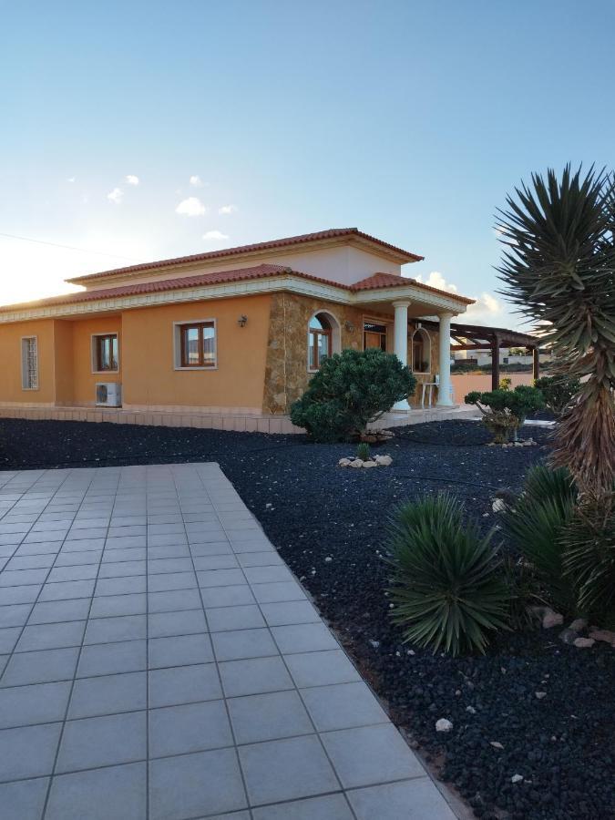 Villa Casa Del Sol 3 Bedroom Villa With Private Solar Covered 12M X 6M Pool Minimum Stay 7 Nights Chromecast And Wifi Throughout The Property Triquivijate Kültér fotó