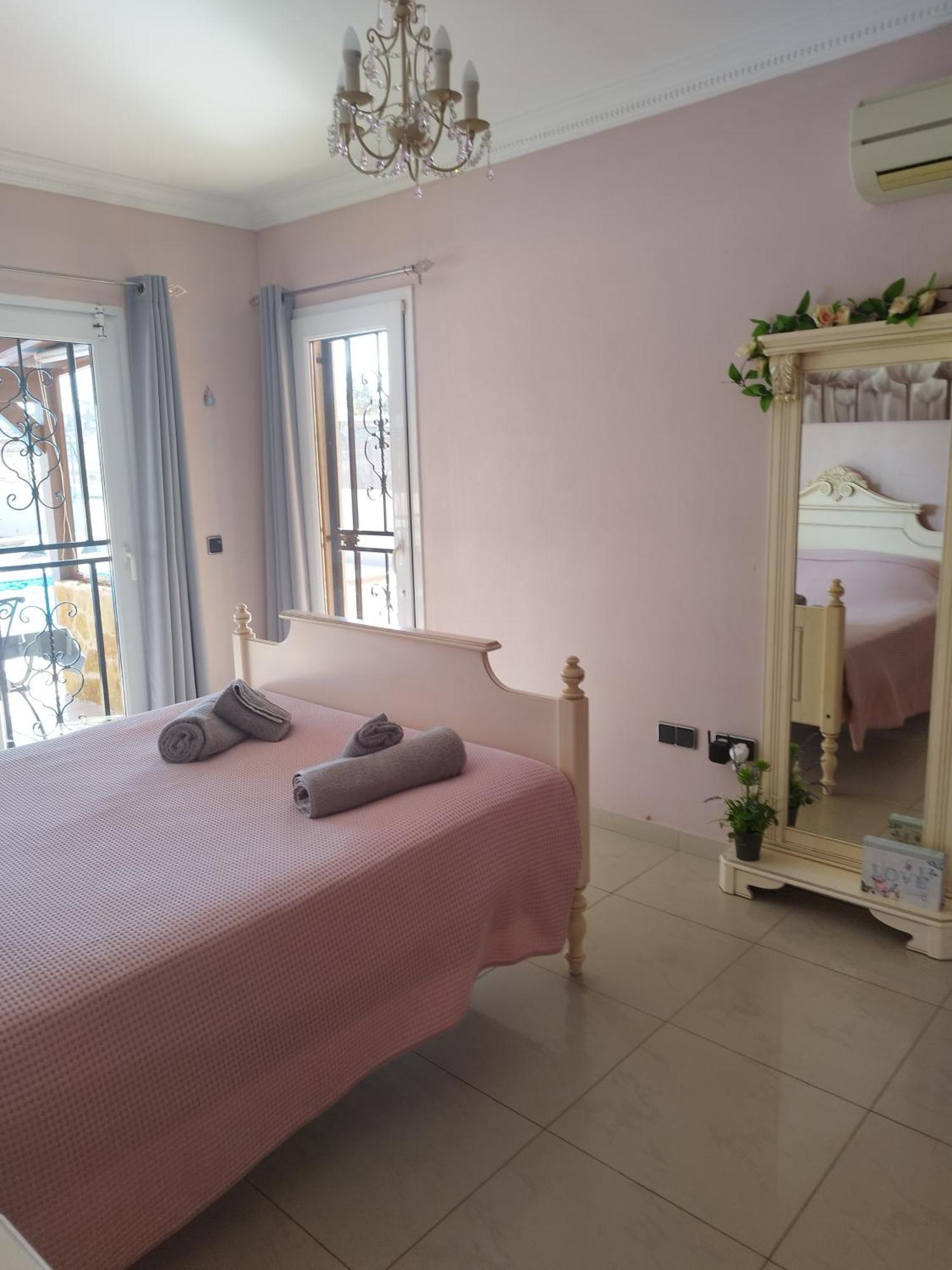 Villa Casa Del Sol 3 Bedroom Villa With Private Solar Covered 12M X 6M Pool Minimum Stay 7 Nights Chromecast And Wifi Throughout The Property Triquivijate Kültér fotó