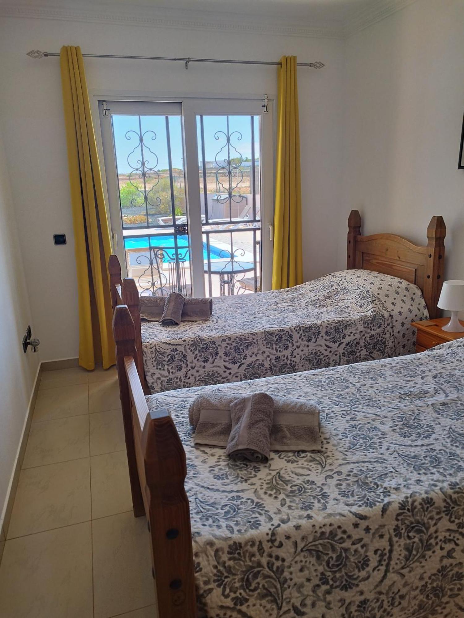 Villa Casa Del Sol 3 Bedroom Villa With Private Solar Covered 12M X 6M Pool Minimum Stay 7 Nights Chromecast And Wifi Throughout The Property Triquivijate Kültér fotó